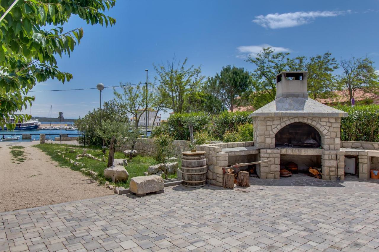 Apartments And Rooms By The Sea Nerezine, Losinj - 11815 Luaran gambar