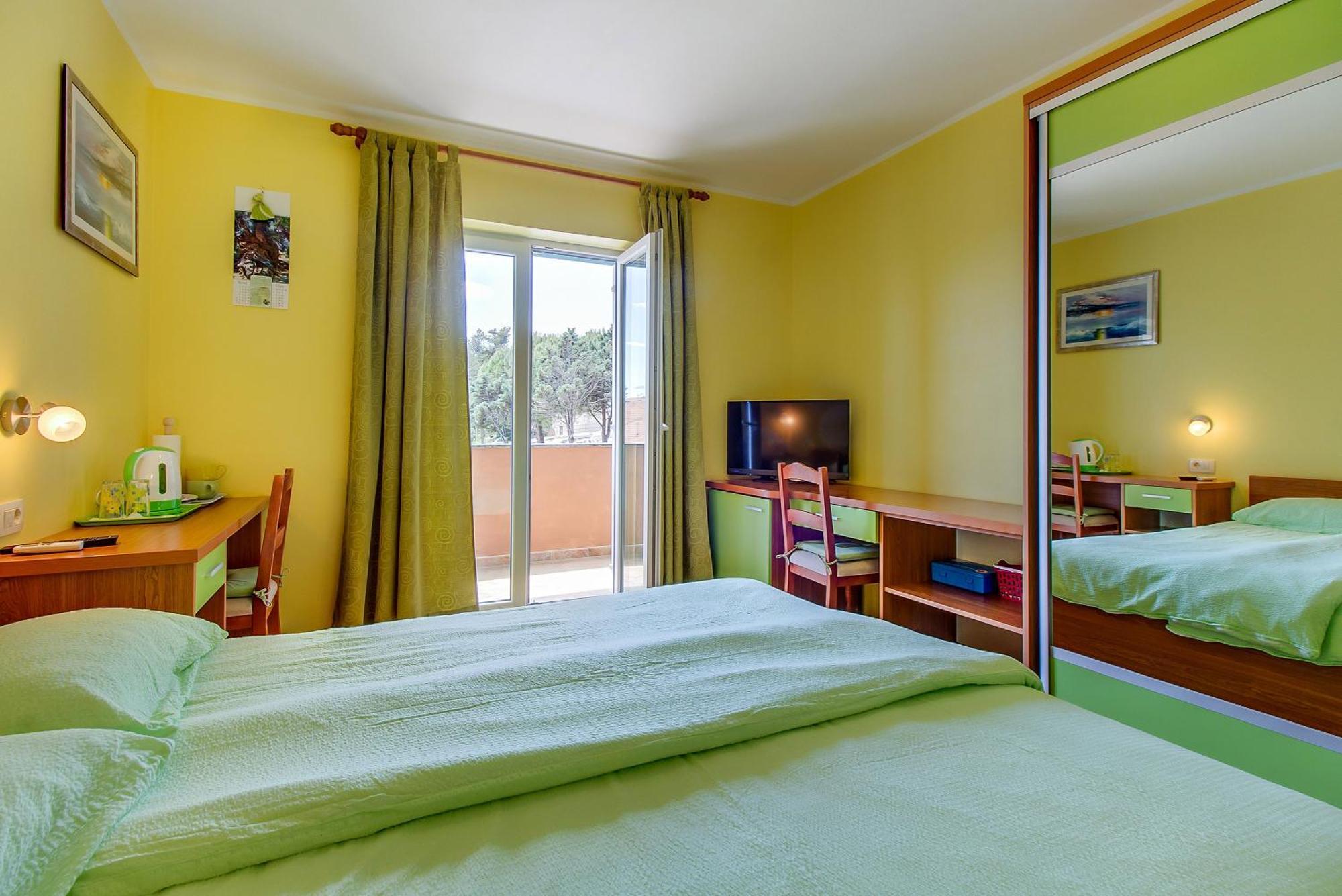 Apartments And Rooms By The Sea Nerezine, Losinj - 11815 Bilik gambar