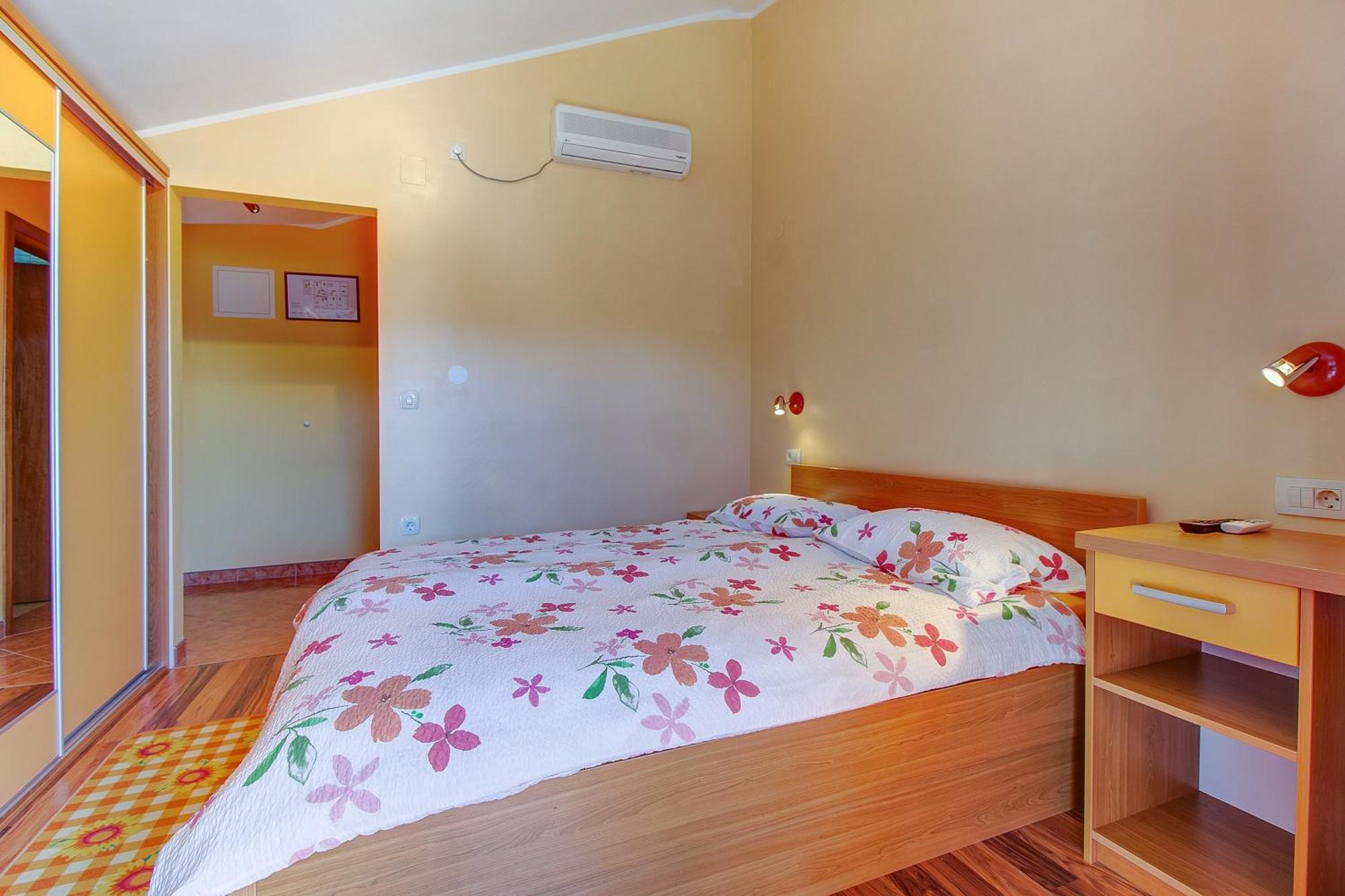 Apartments And Rooms By The Sea Nerezine, Losinj - 11815 Bilik gambar