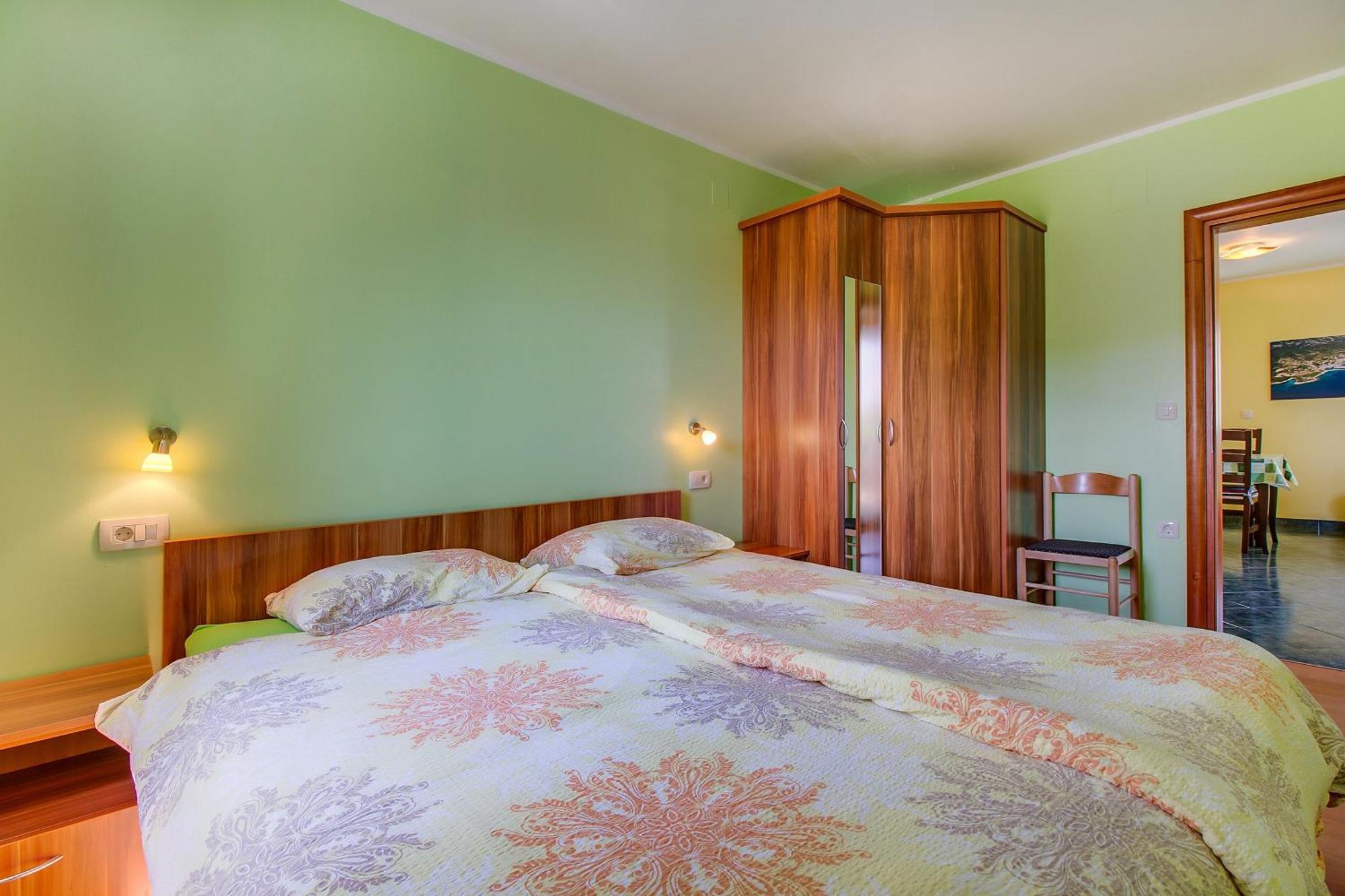 Apartments And Rooms By The Sea Nerezine, Losinj - 11815 Bilik gambar